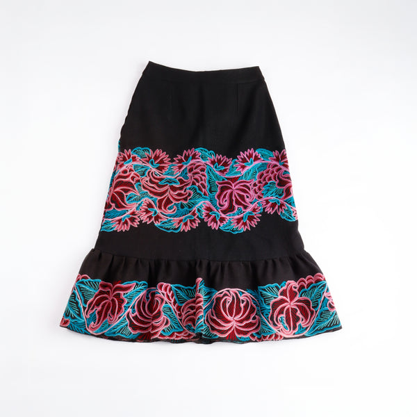 Falda confeccionada con textil artesanal de flores Chiapas